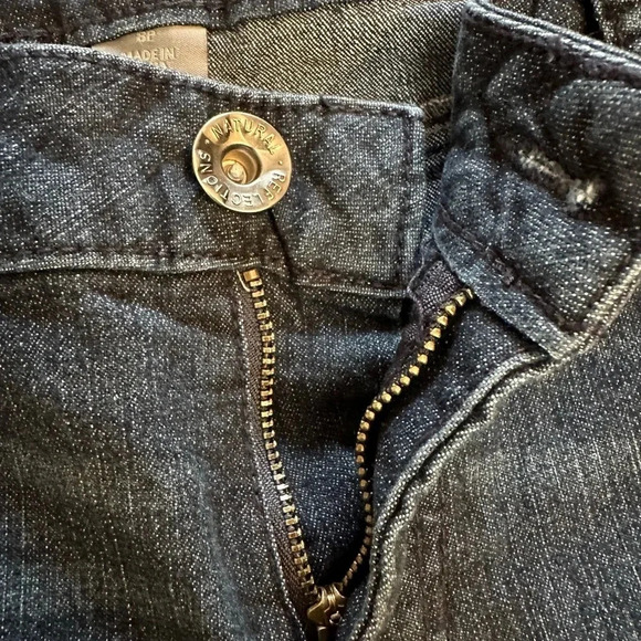 NATURAL REFLECTIONS ~ Women’s dark wash petite relaxed fit denim jeans size 8P - Picture 4 of 5